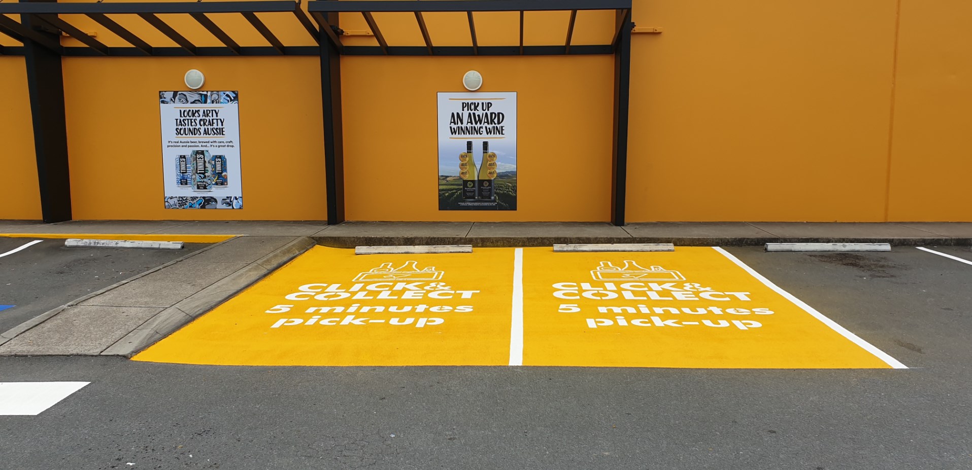Customers Click And Collect Line Marking In Corporate
